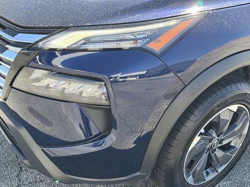 Certified 2025 Nissan Rogue SV image 24