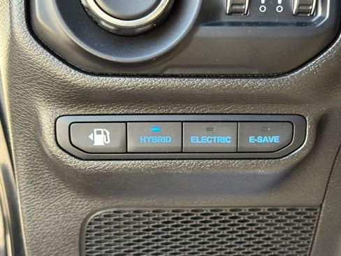 Used 2022 Jeep Wrangler Unlimited Sahara w/ Cold Weather Group AWD/4WD image 24