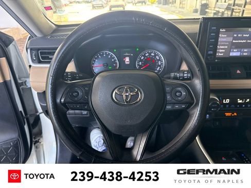 Used 2021 Toyota RAV4 XLE w/ Convenience Package FWD image 16