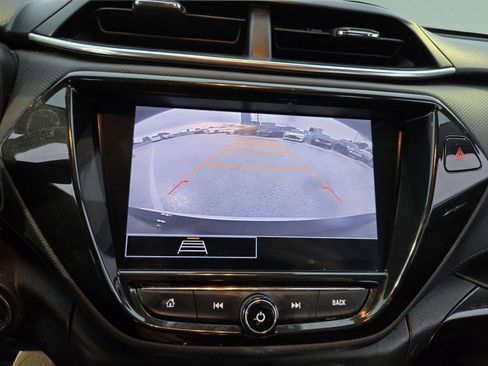 Used 2021 Chevrolet TrailBlazer LT w/ Premium Seating Package FWD image 16