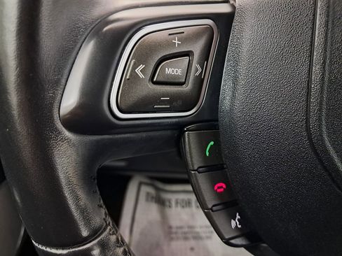 Used 2019 Land Rover Range Rover Evoque image 12