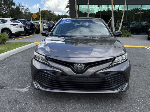Used 2018 Toyota Camry L image 9