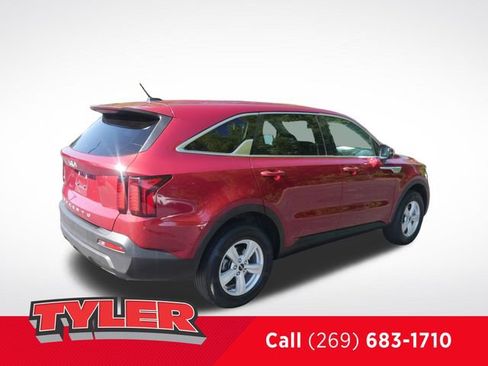 Used 2022 Kia Sorento LX AWD/4WD image 8