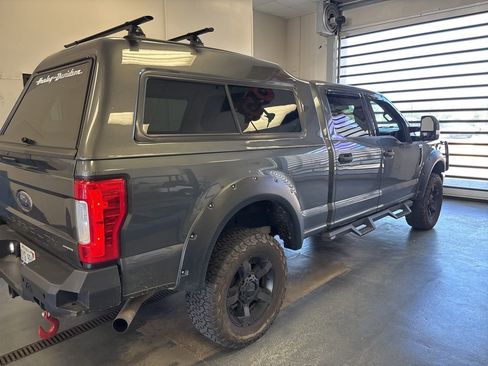 Used 2017 Ford F250 XLT AWD/4WD image 7