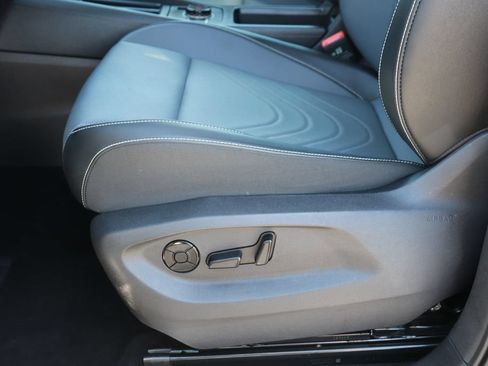 Used 2026 Volkswagen Tiguan SE FWD image 9