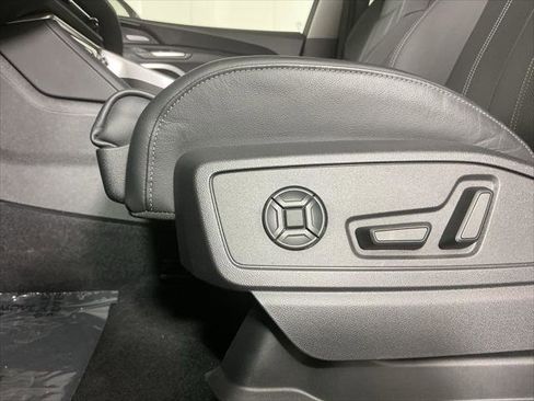 Used 2025 Audi Q5 Premium Plus w/ Premium Plus AWD/4WD image 15
