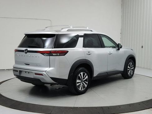 Used 2025 Nissan Pathfinder SL AWD/4WD image 7