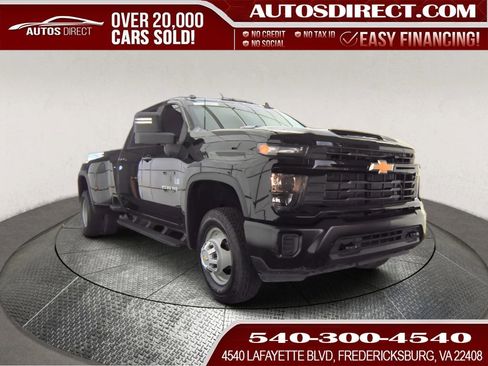 Used 2025 Chevrolet Silverado 3500 LT image 1