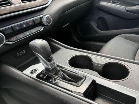 Used 2025 Nissan Altima 2.5 SV image 39