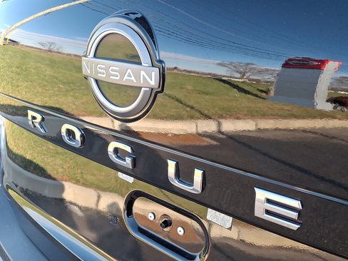 Certified 2023 Nissan Rogue S image 29