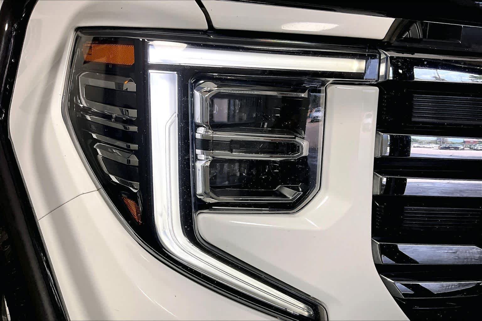 Used 2022 GMC Sierra 1500 SLT w/ SLT Convenience Package AWD/4WD image 14