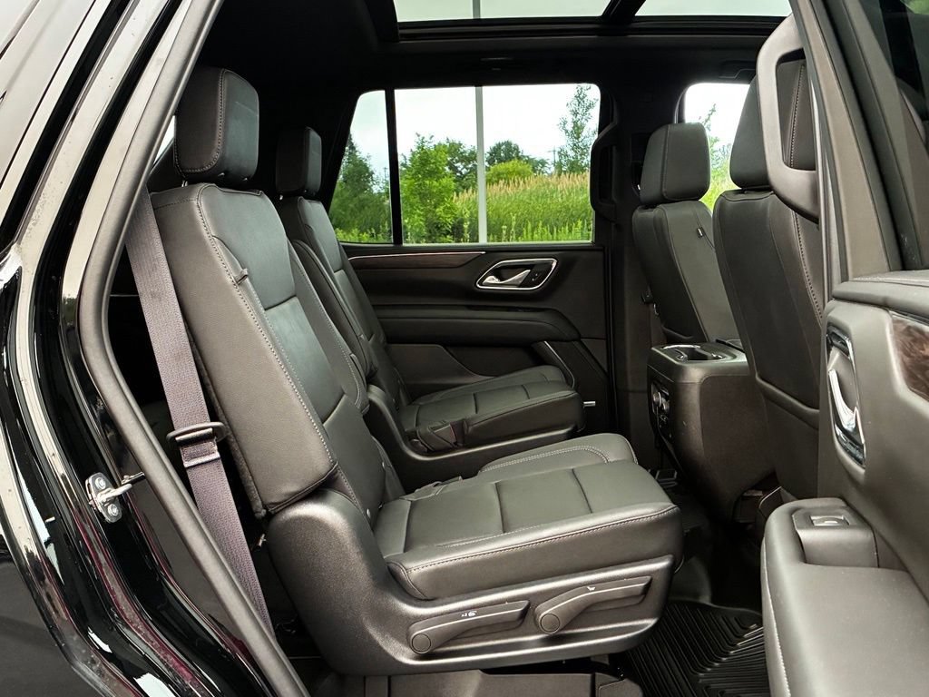 Used 2023 Chevrolet Tahoe Z71 w/ Z71 Off-Road Package AWD/4WD image 37