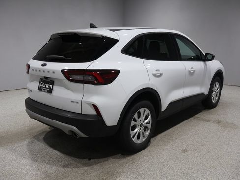 Used 2025 Ford Escape Active AWD/4WD image 2
