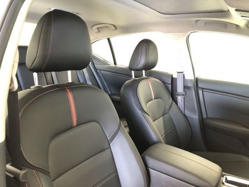 Certified 2025 Nissan Sentra SR w/ SR Premium Package image 18