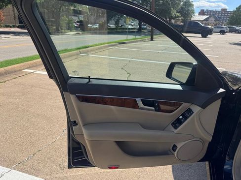 Used 2012 Mercedes-Benz C 250 Sedan image 26