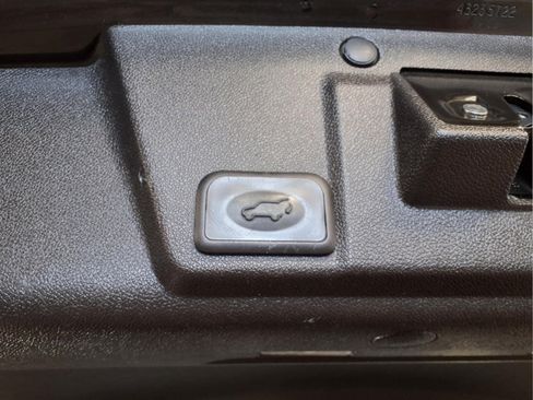 Used 2014 Chevrolet Traverse LT FWD image 6