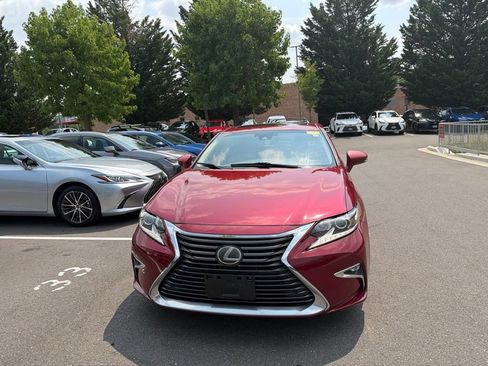 Used 2018 Lexus ES 350 w/ Navigation System Package FWD image 3