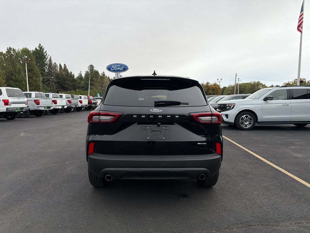 Used 2025 Ford Escape ST-Line AWD/4WD image 10