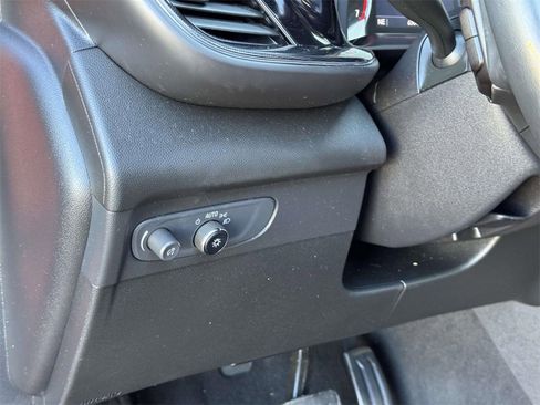 Used 2023 Buick Envision Preferred image 9