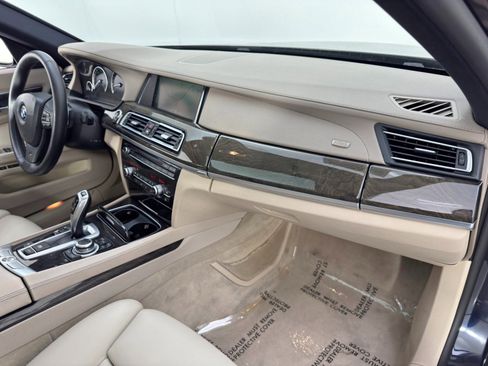 Used 2013 BMW 750Li image 14
