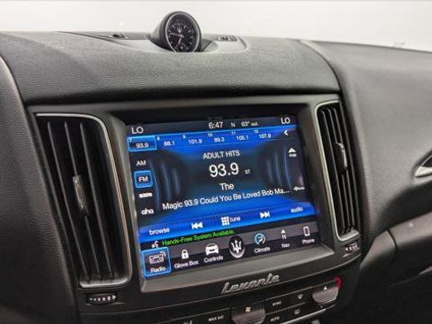 Used 2018 Maserati Levante image 21