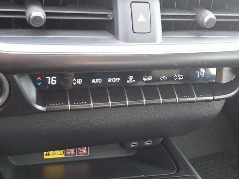 Used 2024 Lexus UX 250h AWD w/ Premium Package image 17