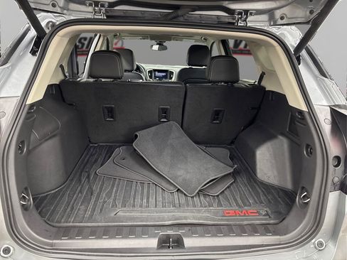 Used 2023 GMC Terrain Denali w/ Denali Premium Package image 11