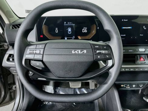 Used 2025 Kia K4 FWD image 13