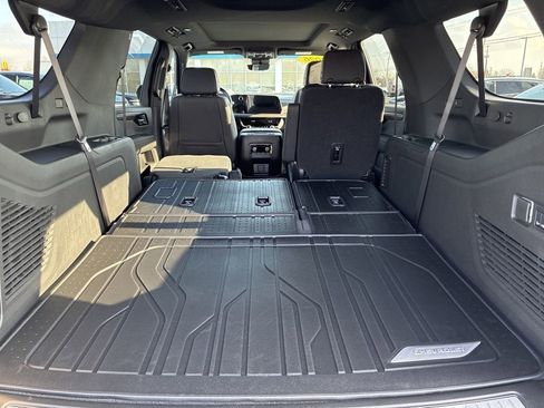 New 2026 Chevrolet Suburban High Country image 30