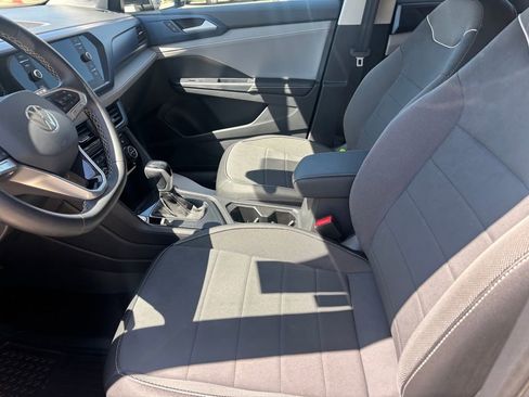 Used 2024 Volkswagen Taos SE image 8