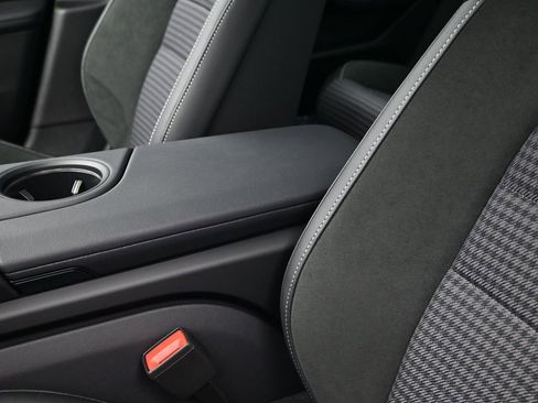 New 2026 Porsche Taycan image 21