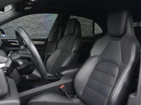 Used 2024 Porsche Macan 4 Electric AWD/4WD image 5