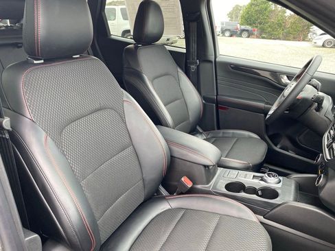 Used 2025 Ford Escape ST-Line image 22