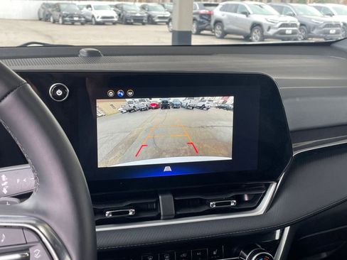 Used 2025 Chevrolet Equinox LT image 17