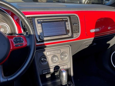 Used 2014 Volkswagen Beetle 2.5 image 9