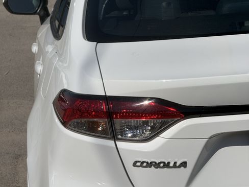 Used 2022 Toyota Corolla LE FWD image 20