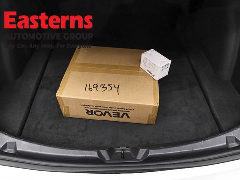 Used 2023 Tesla Model 3 Standard Range image 8