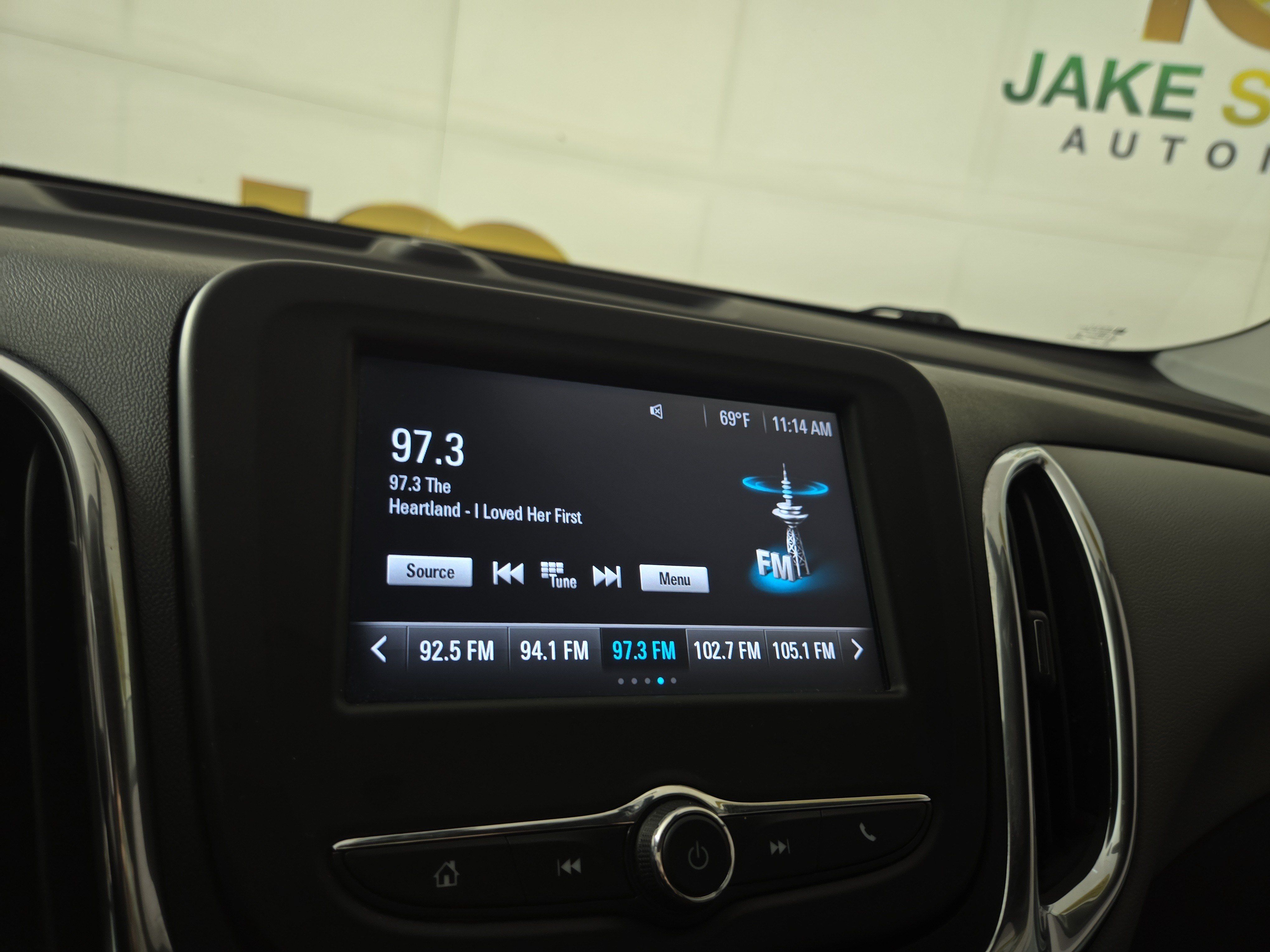 Used 2018 Chevrolet Equinox LS AWD/4WD image 19