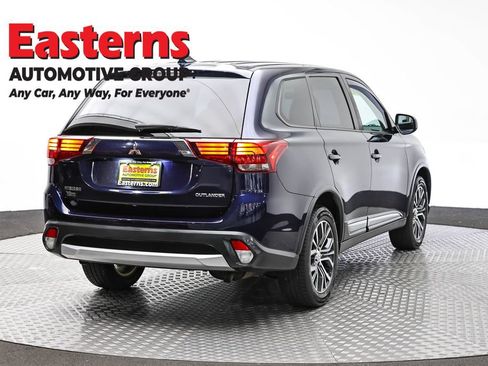 Used 2018 Mitsubishi Outlander ES AWD/4WD image 5