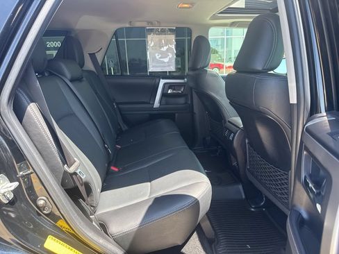 Used 2022 Toyota 4Runner Limited AWD/4WD image 29