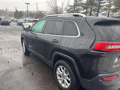 Used 2016 Jeep Cherokee Latitude w/ Cold Weather Group image 7