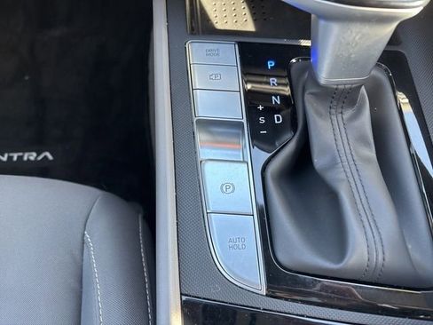 Used 2023 Hyundai Elantra SEL w/ Convenience Package image 35