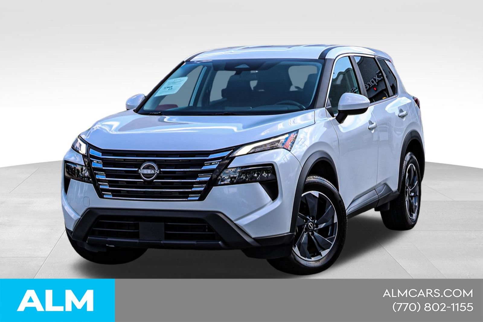 Used 2025 Nissan Rogue SV FWD image 1