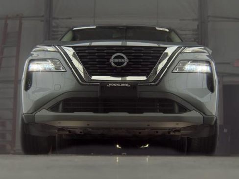 Used 2023 Nissan Rogue SV AWD/4WD image 3