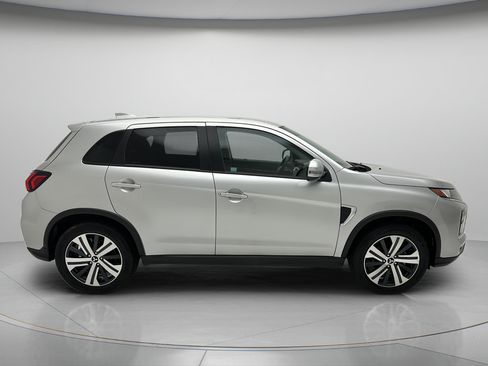 Used 2025 Mitsubishi Outlander Sport AWD image 4