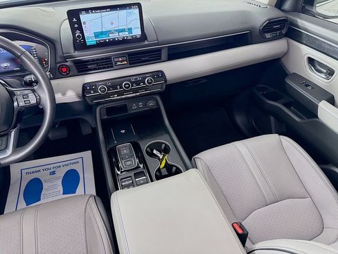 Used 2024 Honda Pilot Elite image 32
