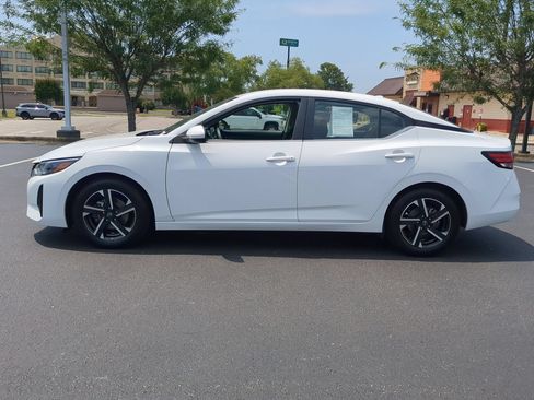 Used 2024 Nissan Sentra SV FWD image 6