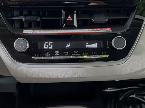 Used 2025 Toyota Corolla LE FWD image 25