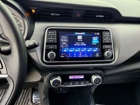 Used 2019 Nissan Kicks SV FWD image 17