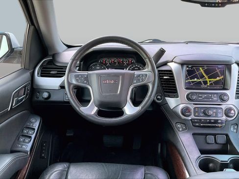 Used 2017 GMC Yukon SLT w/ HD Trailering Package RWD image 7